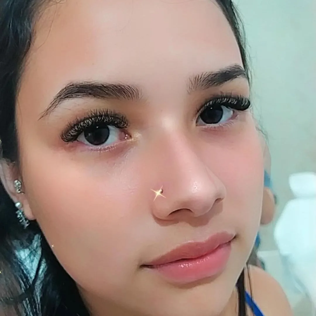 Resultado de cílios em composição facial